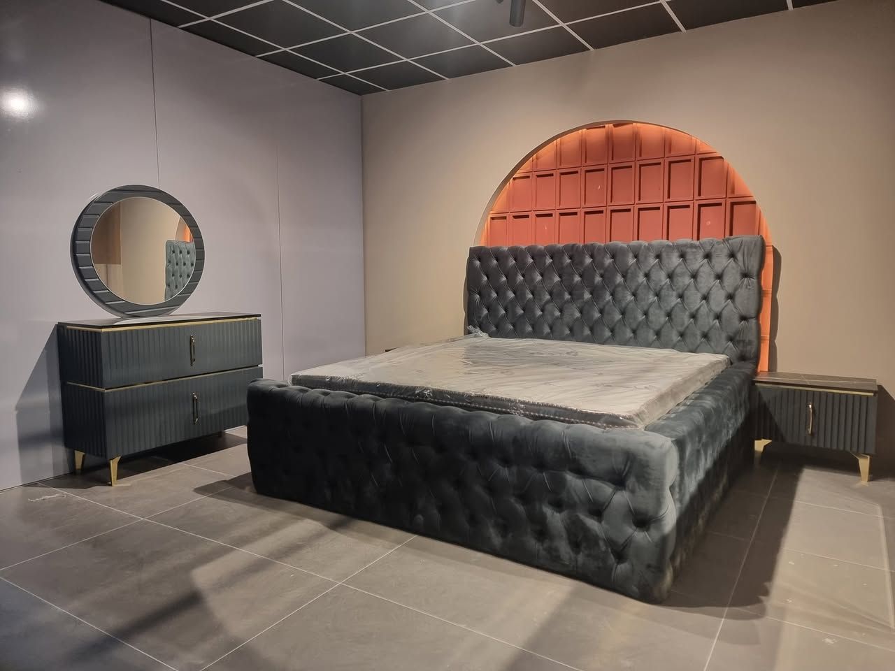 Dhoma e gjumit “Chesterfield”